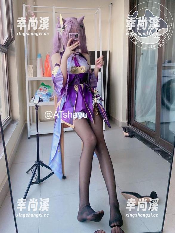 AT鲨 AT鲨的高清原图小背心,难道她在开Party吗?