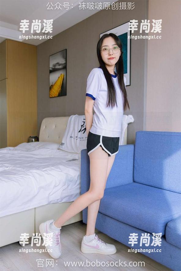 BoBoSocks袜啵啵 - 小甜豆的黑网袜美图合集，滑滑的感觉太让人分心了，迷糊中…