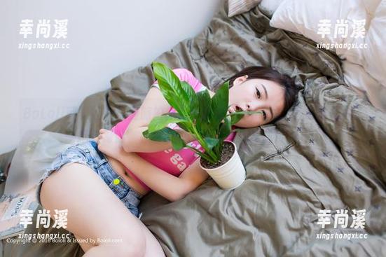 BoLoli菠萝社 - 三亚旅拍，套图里的Monkey_小潘鼠又撒了一把“海盐”，这画面，好想也淹没在其中啊！