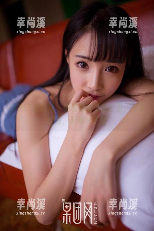 GIRLT果团网 - 周晓唯的美脚套图，足下留情，影像有话说