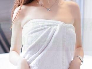 GIRLT果团网 - 甜Abby的白衬衫写真：连袖口都藏着小心思