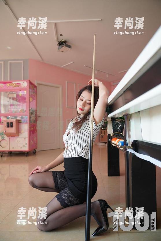 IESS异思趣向-秋秋 IESS异思趣向 - 最新写真集,秋秋的包臀连衣裙,透出一丝小妖精的气息。