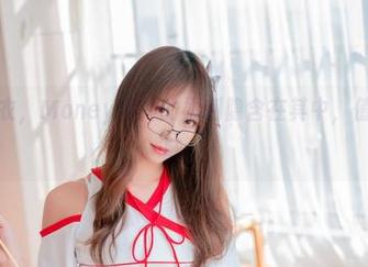 一件连体衣，Money冷冷的福利隐含在其中，值得慢慢品味。