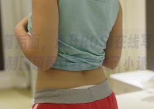 躲在屏幕后面，点开ROSI在线写真，学妹的制服瞬间让我变成了小迷弟！