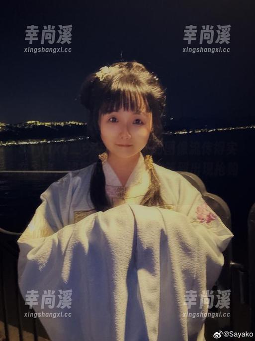Sayako＿今年4岁女王的图像流传得实在太快，速度下载一张，别等到出现抢购！