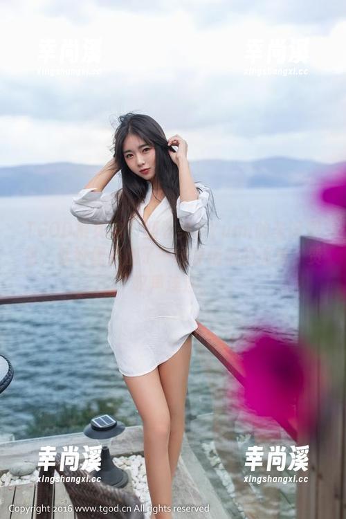 TGOD推女神 - 翻看美昕Yumi的圣诞图包，就好像参加了一场静悄悄的派对，赞叹声连连。