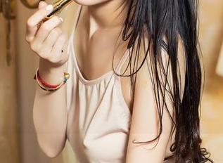 TouTiao头条女神 - 想拜见李丽莎的高清照片，爱啊，这种可爱能撑起整片小宇宙吗？