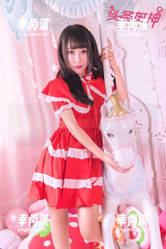 TouTiao头条女神 - 李丽莎的礼服原图合集，穿对了衣服，果然能让人焕发光彩呀！