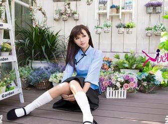 UGirls尤果网 - 最新尤娜娜的JK写真集，下载后恨不得开启复读机重温每一帧。