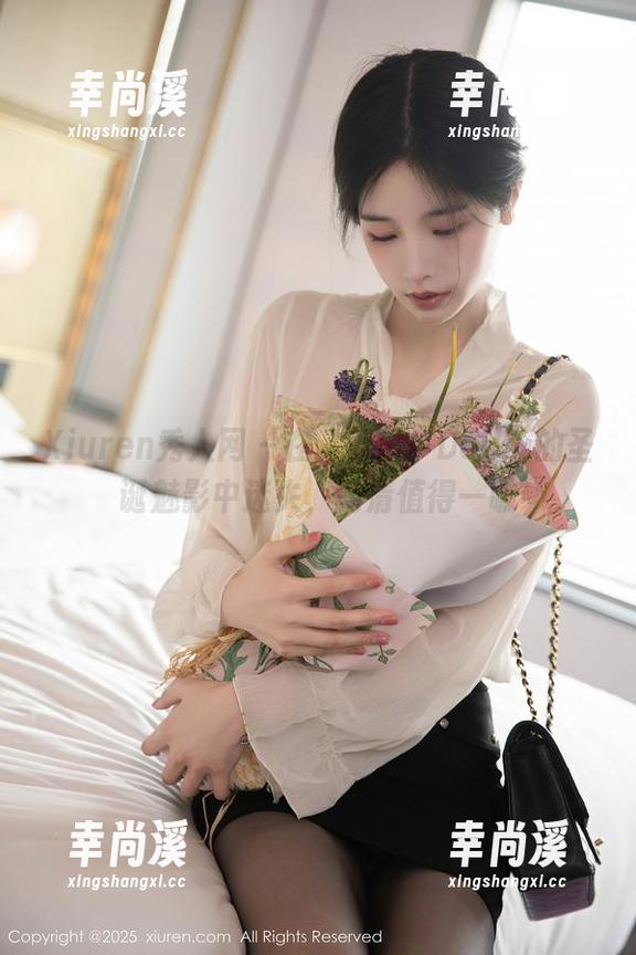 Xiuren秀人网-养乐多Doll Xiuren秀人网 - 在“养乐多Doll”的圣诞魅影中迷失,高清值得一瞧