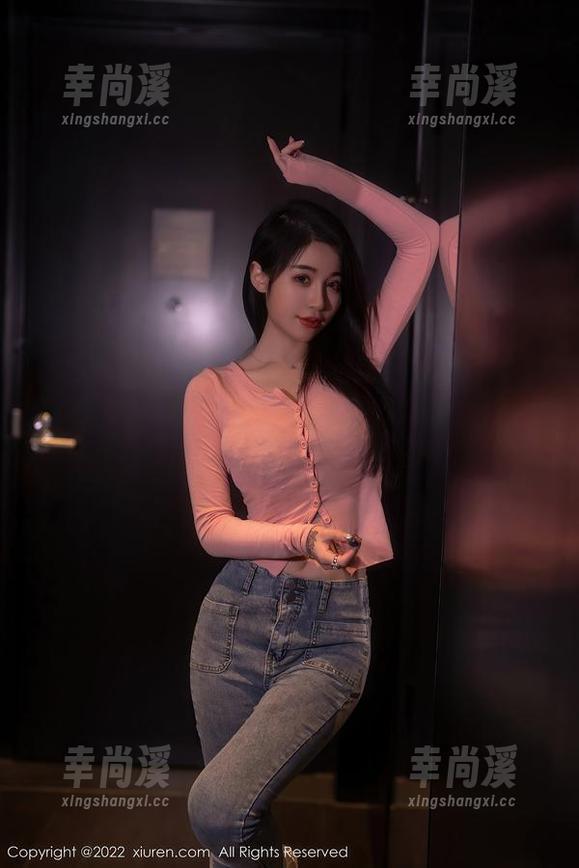 Xiuren秀人网 - 子纯儿Annie与瑜伽：一组写真里的闲聊与温馨