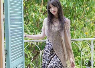 Xiuren秀人网 - 小乔babyb的修女范儿：更新后的原图大揭晓，简单衣服竟然这么有韵味！