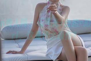 Xiuren秀人网 - 无圣光+自拍=拍黄瓜girl，这是什么操作？