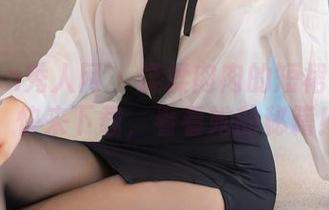 Xiuren秀人网 - 揉揉肉肉的短裙写真集：快来下载，看看她的秘籍！