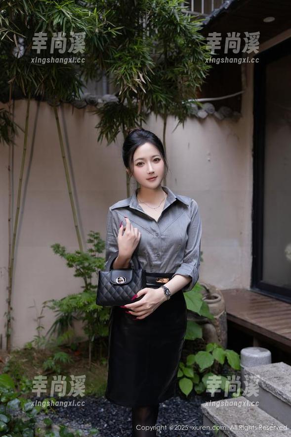 Xiuren秀人网 - 梦灵儿Mini制服高清呈现，在线咱们换个角度聊聊？