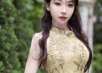 Xiuren秀人网 - 金幼汐Vivian的牛仔裤，不只是一条裤子，还是图包里的一次小冒险，猜猜谁能搭上线？