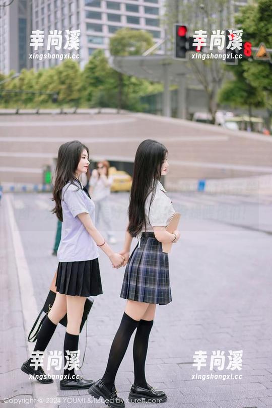 YouMi尤蜜荟 - Angela小热巴的吊带美图，分享这份美好，别说我没提醒你们！