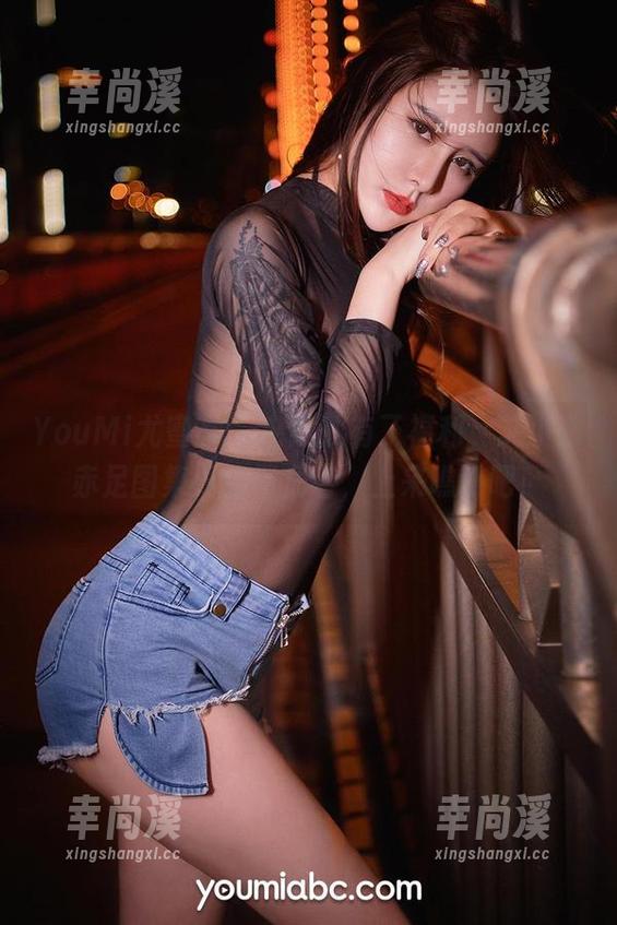 YouMi尤蜜荟 - 突然就有了福利，艾小青赤足图集界的搅局者，上来瞧瞧吧！