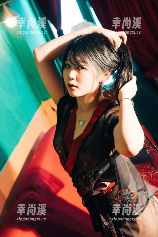 最新内容来了，Zia(지아)修女的图集，她的“别致”爱好值得一看。