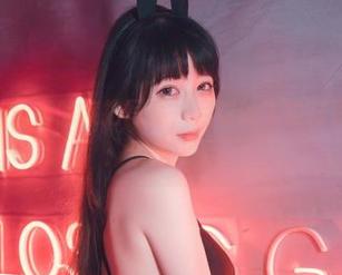 usejan蓝蓝的旅拍写真，月球的人类法则一定是：别跑太远！