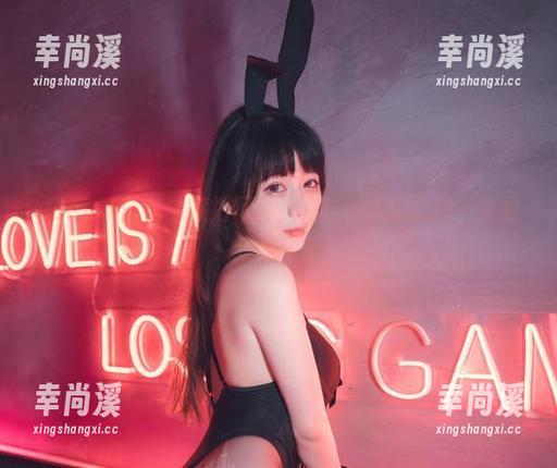 usejan蓝蓝的旅拍写真，月球的人类法则一定是：别跑太远！