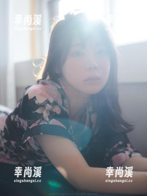 wuyo(우요)的睡衣时刻：高清过滤掉喧闹，只留下那份恍惚与慵懒。