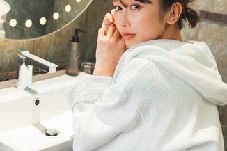 一张原图，展示了いくみ(育美)的“相部屋宿泊”，可爱的烦恼...