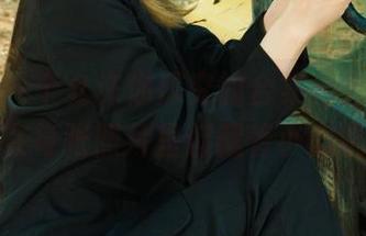 丽柜 - 一个允许你深究的合集，允儿的女友在每张照片里都藏着小心机。