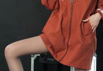 丽柜 - 一瞥“颜丝美浴”，图库更新，宁宁果真浴缸的女王。