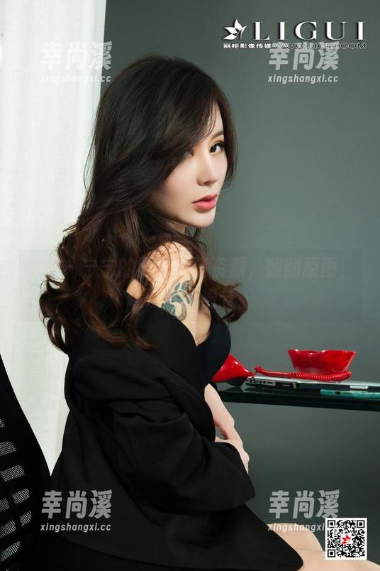丽柜 - 宁宁的黑丝助理资源，翻翻原图，瞧瞧这些细节。