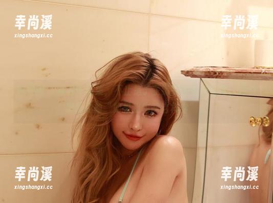 微密圈 - 高清作品集，不止是于芷晴的紫色比基尼，还有那隐约的“如果我也能这样穿”。