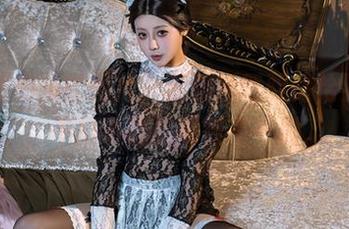这几张和服的图片，云溪溪驾驭得恰到好处，不得不说品味很不一般。