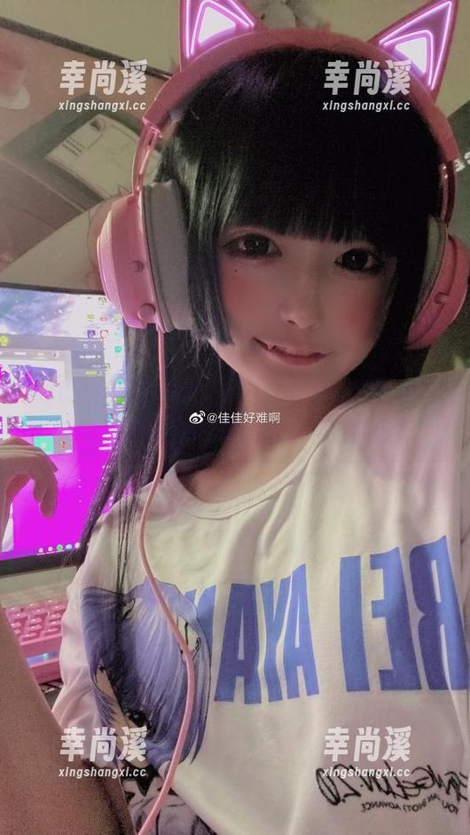 难以抗拒的运动cos，佳佳酱ovo在高清瞬息间带给我们无尽的好奇与期待。