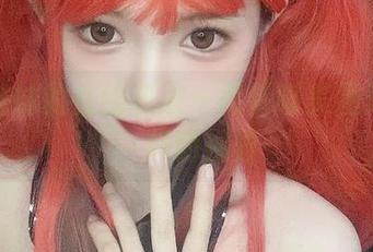 吉他妹妹的在线表演—倦倦喵美图开启不一样的视界