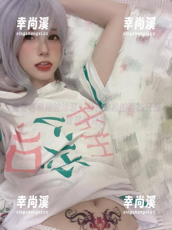 倦倦喵 倦倦喵和她的泳装:那种放松的姿态只想收进脑袋里