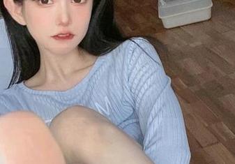 天台下的倦倦喵，难得的图库时刻，快掏出手机