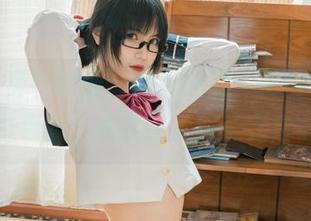 对着“兔玩映画”的番外篇，图片里那一抹模糊，着实让人回味无穷。