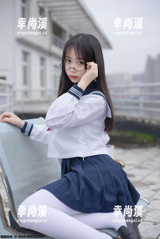 高清图集：喵糖映画少女肚兜，一边看一边想，“我才不想跟她抢衣服呢！”