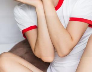 头条女神 - 看吧！图册里那个优雅又随性的艾小青，谁不像小野猫一样活得迷人呢？