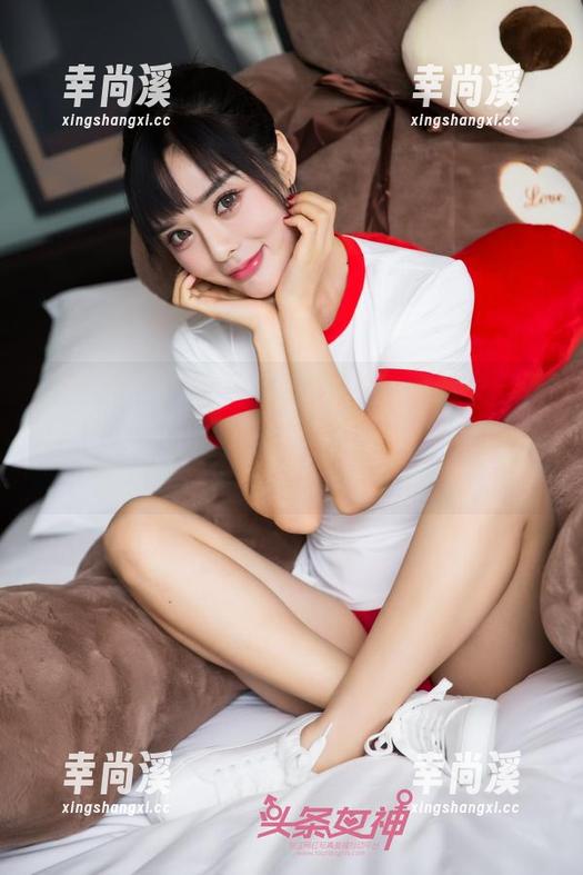 头条女神 - 看吧！图册里那个优雅又随性的艾小青，谁不像小野猫一样活得迷人呢？