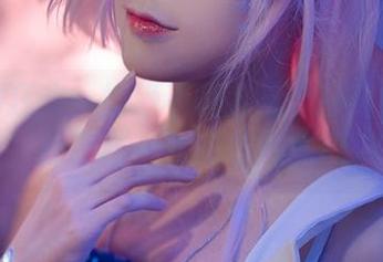 最后的狂欢：奶狮不咬人与公孙离的原图，分享那一刻的自由气息。