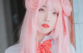 精选写真：宋哈娜(송하나)的日常，连手里的咖啡都好像在说话。