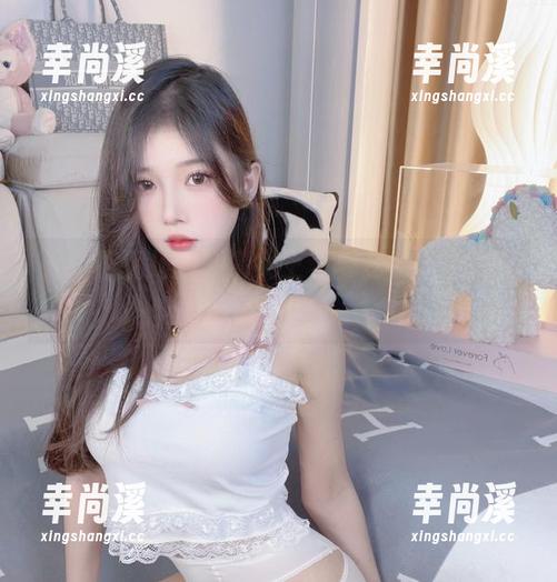 小小奶瓶儿的高清女王，真是个亮眼的角色吧～