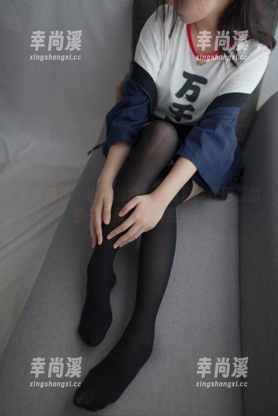 少女秩序 - 小鱼的白衬衫写真：原图里的那一瞬间，谁能拒绝？