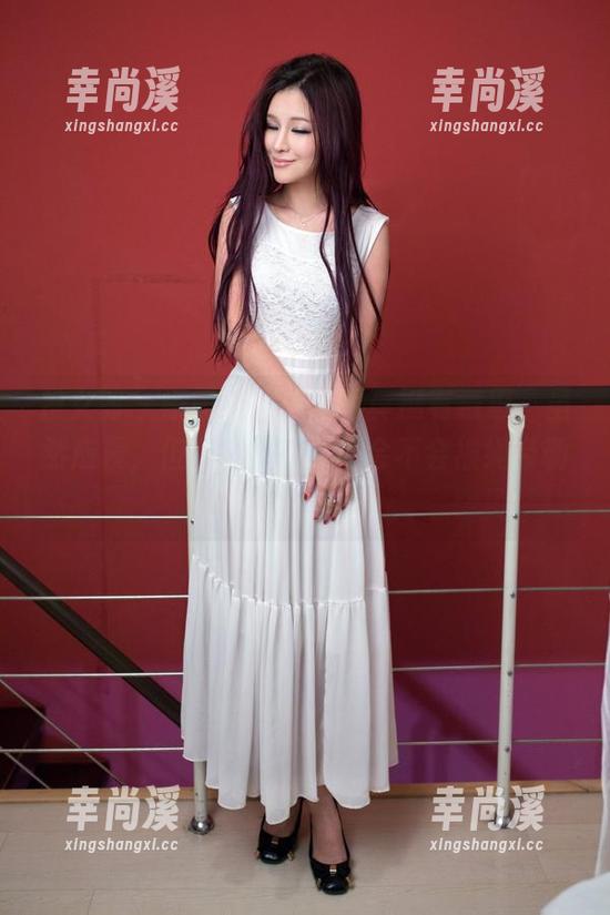 推女郎 - 娜露的和服套图真挺有意思，虽然应景，但我总是担心她会不会被绳带勒得受不了？