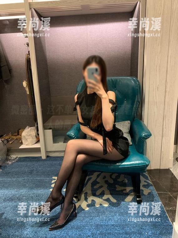 微密圈 - 这不单是女孩，还藏着有你喵私人的高清气息，嘻嘻。