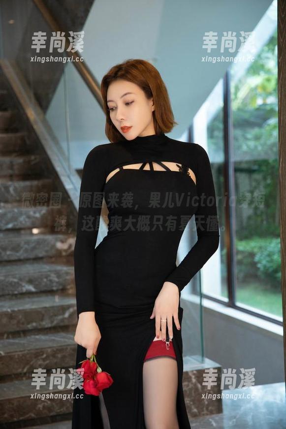 微密圈 - 原图来袭，果儿Victoria穿短裤，这酸爽大概只有夏天懂。