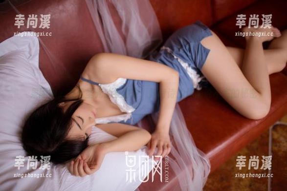 果团网 - 在无圣光的氛围中，陈诗诗的作品说不完的秘密