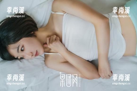 果团网 - 看龚玥菲穿旗袍的写真，真想给她一个八卦新闻的赞许