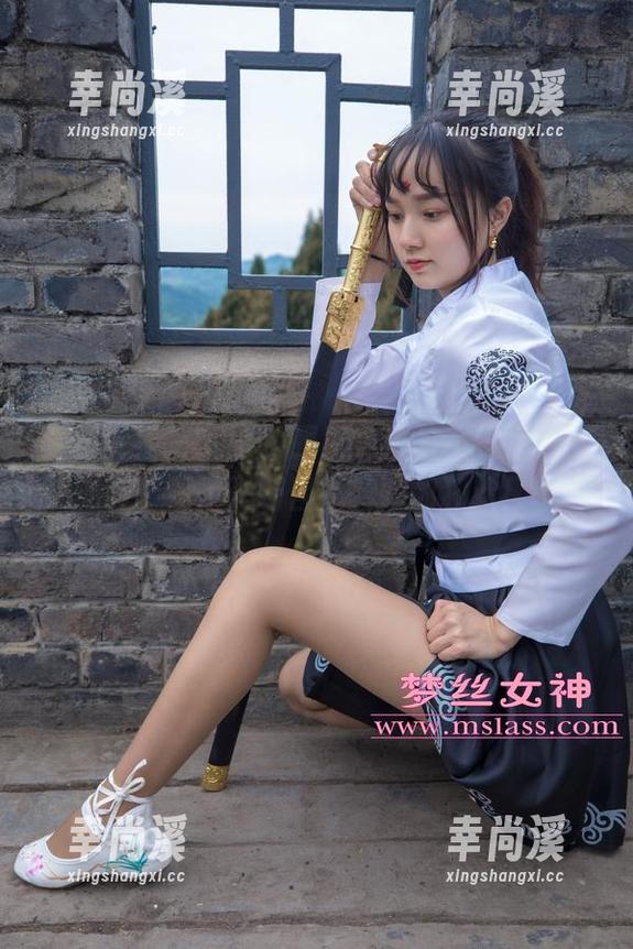 梦丝女神-刘诺 梦丝女神 - 刘诺制服展,作品不仅仅是服装,更是一场目不转睛的狂欢!